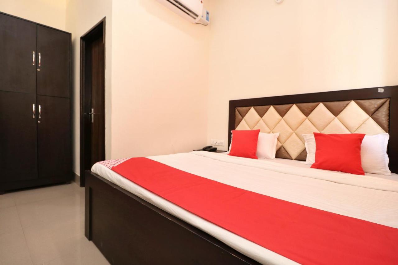 Oyo 23235 Hotel Roopmahal & Restaurant Amritsar Exterior photo